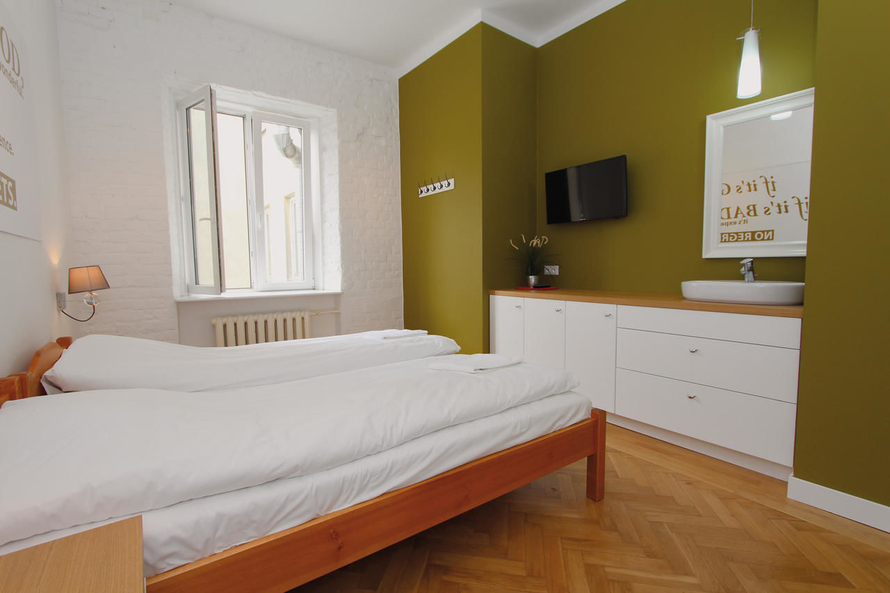 Хостелы Hostel Chmielna 5 Rooms & Apartments Варшава