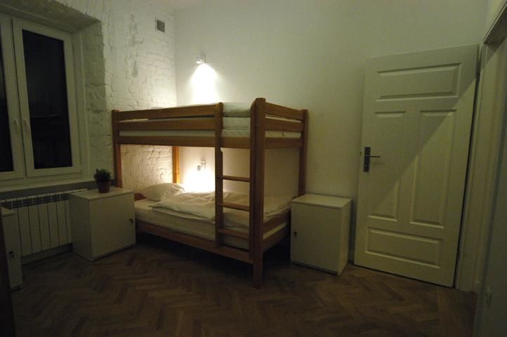 Хостелы Hostel Chmielna 5 Rooms & Apartments Варшава-36